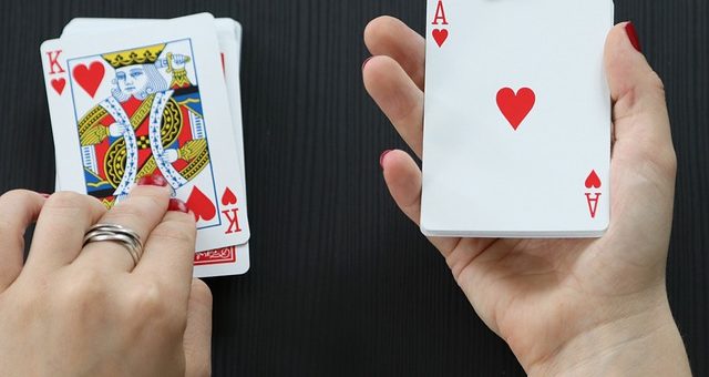 Devez Vous Montrer Vos Cartes au Poker