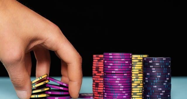 Est-ce Que le Poker Rapporte Plus Que le Blackjack ?