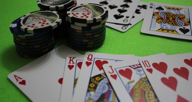 Est-ce Que le Poker Rapporte Plus Que le Blackjack ?