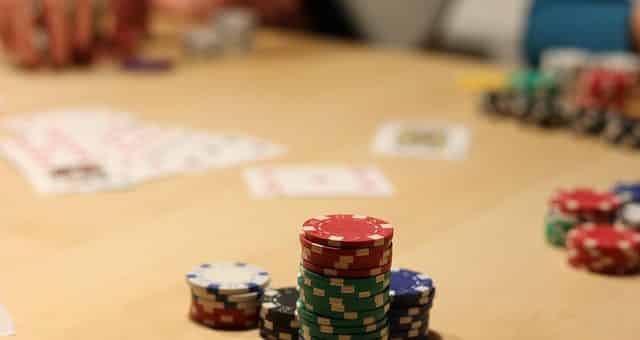 Pourquoi le Texas Hold’em est le Jeu de Poker le Plus Connu ?